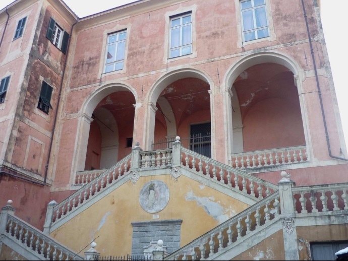 Ventimiglia: ex convento suore canonichesse. Arrestato per incendio doloso uno straniero